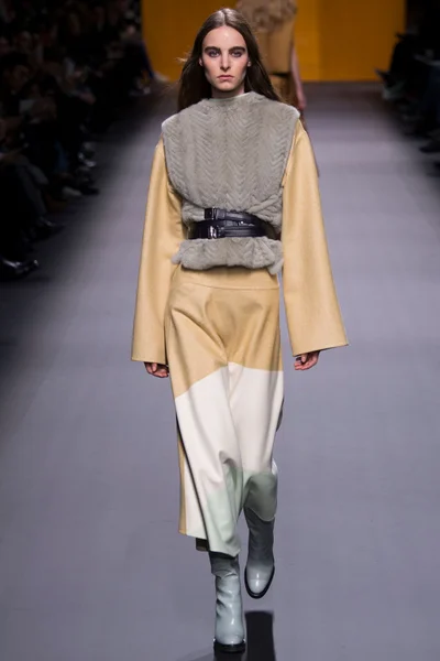 Look 5